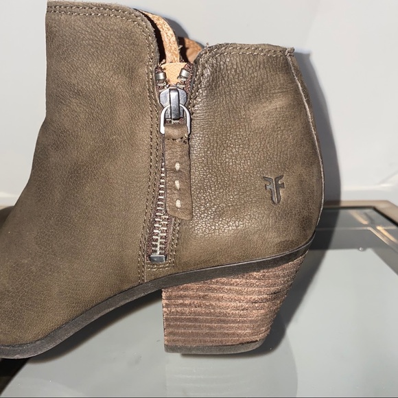 Frye Judy Zip Leather Bootie - Picture 3 of 6